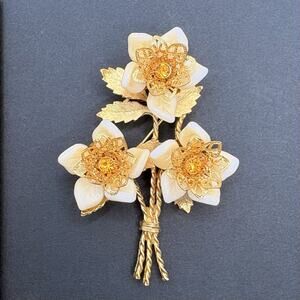Vintage Corocraft Flower Brooch Milk Glass Petals Brushed Gold Tone Rhinestones